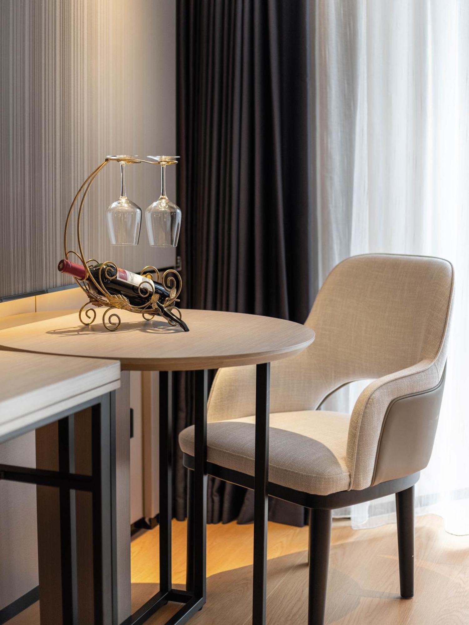 Lavande International Hotel Guangzhou Taikoo Hui Square Shipaiqiao Metro Station Branch - Free Shuttle Bus To Canton Fair Complex During Canton Fair Period & Free Vpn Internet Access מראה חיצוני תמונה