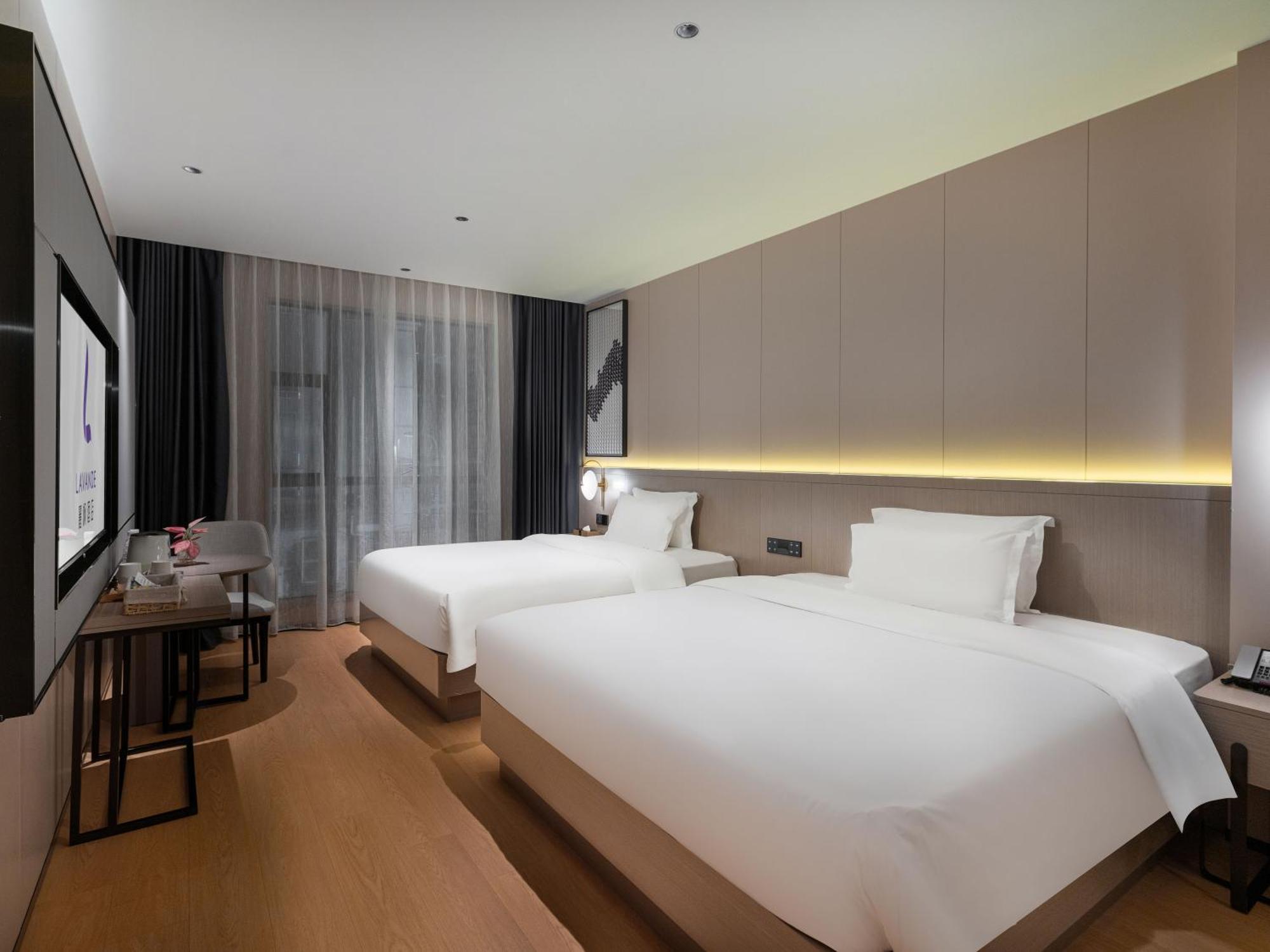 Lavande International Hotel Guangzhou Taikoo Hui Square Shipaiqiao Metro Station Branch - Free Shuttle Bus To Canton Fair Complex During Canton Fair Period & Free Vpn Internet Access מראה חיצוני תמונה