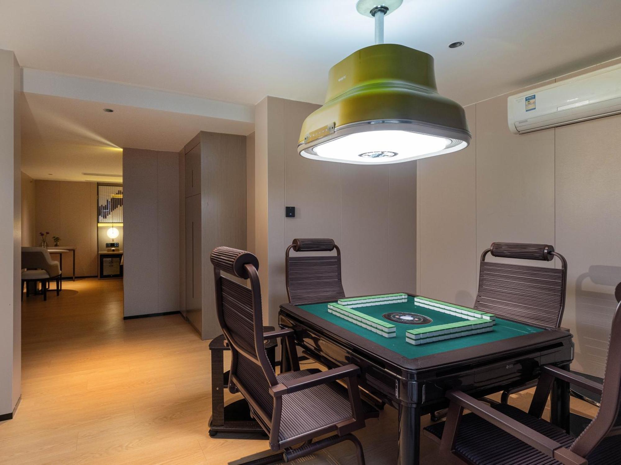 Lavande International Hotel Guangzhou Taikoo Hui Square Shipaiqiao Metro Station Branch - Free Shuttle Bus To Canton Fair Complex During Canton Fair Period & Free Vpn Internet Access מראה חיצוני תמונה