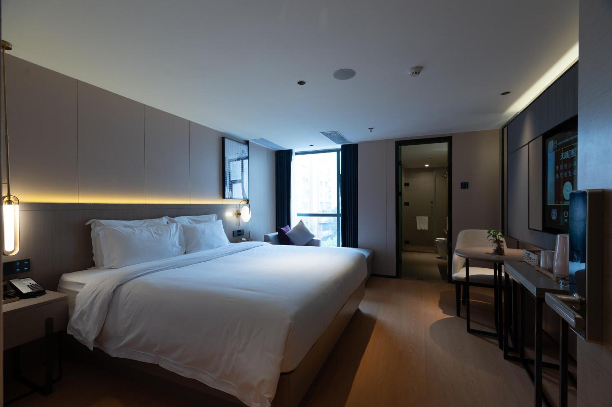 Lavande International Hotel Guangzhou Taikoo Hui Square Shipaiqiao Metro Station Branch - Free Shuttle Bus To Canton Fair Complex During Canton Fair Period & Free Vpn Internet Access מראה חיצוני תמונה